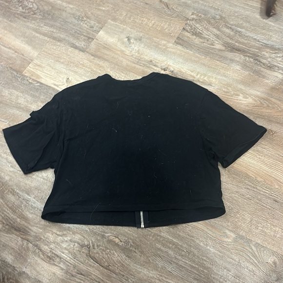 Black Garage zip-up cropped tee - Picture 3 of 4
